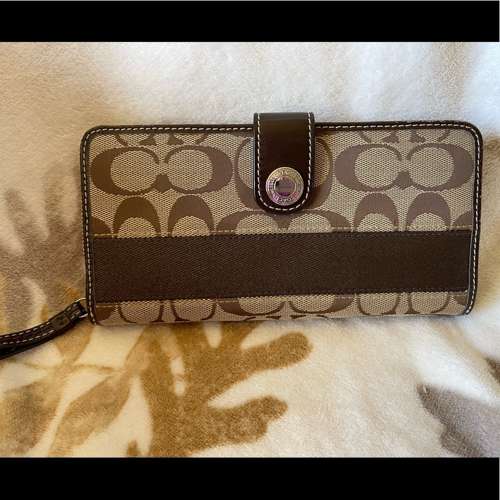 COACH Long Wallet